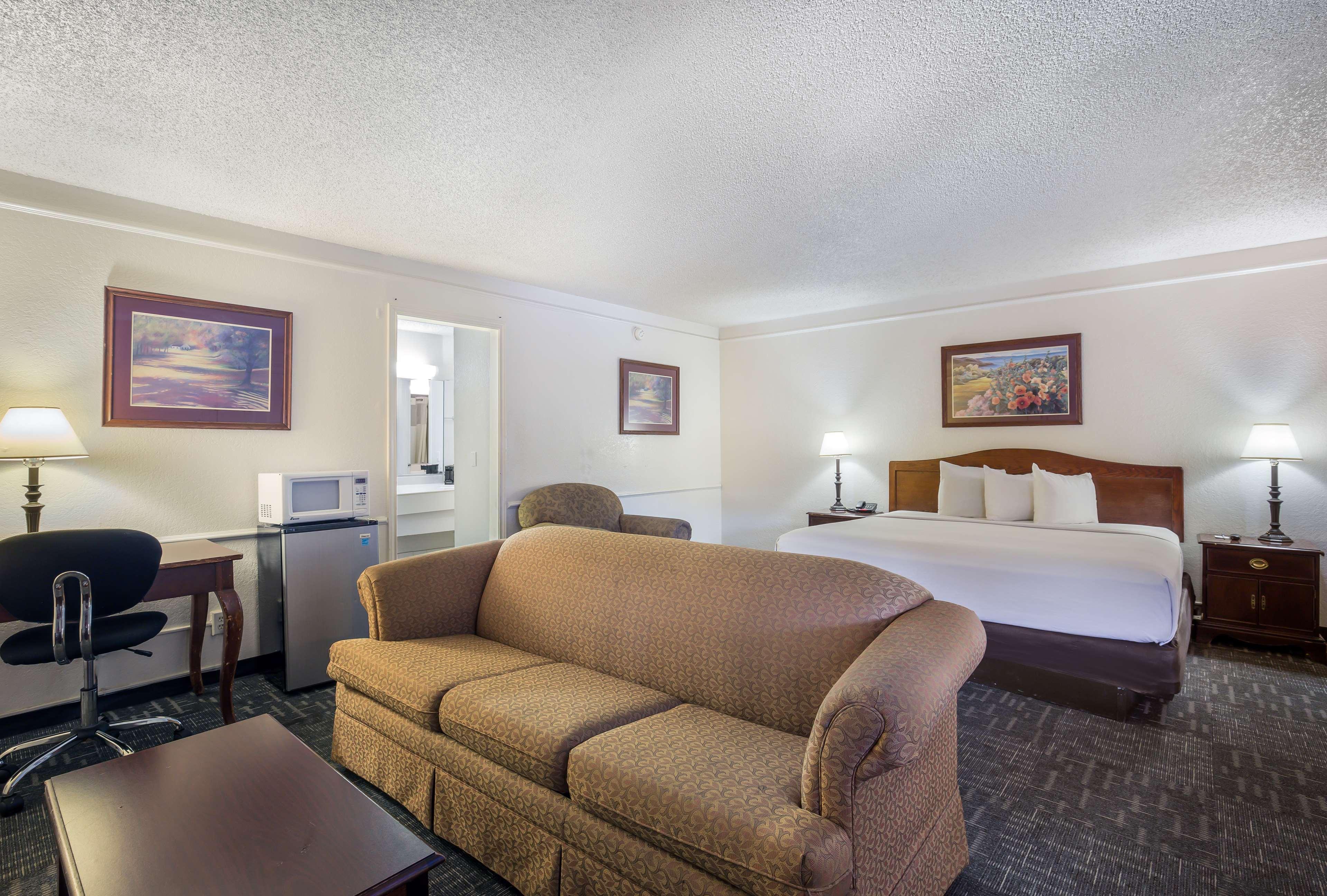Americas Best Value Inn Denver Exterior photo