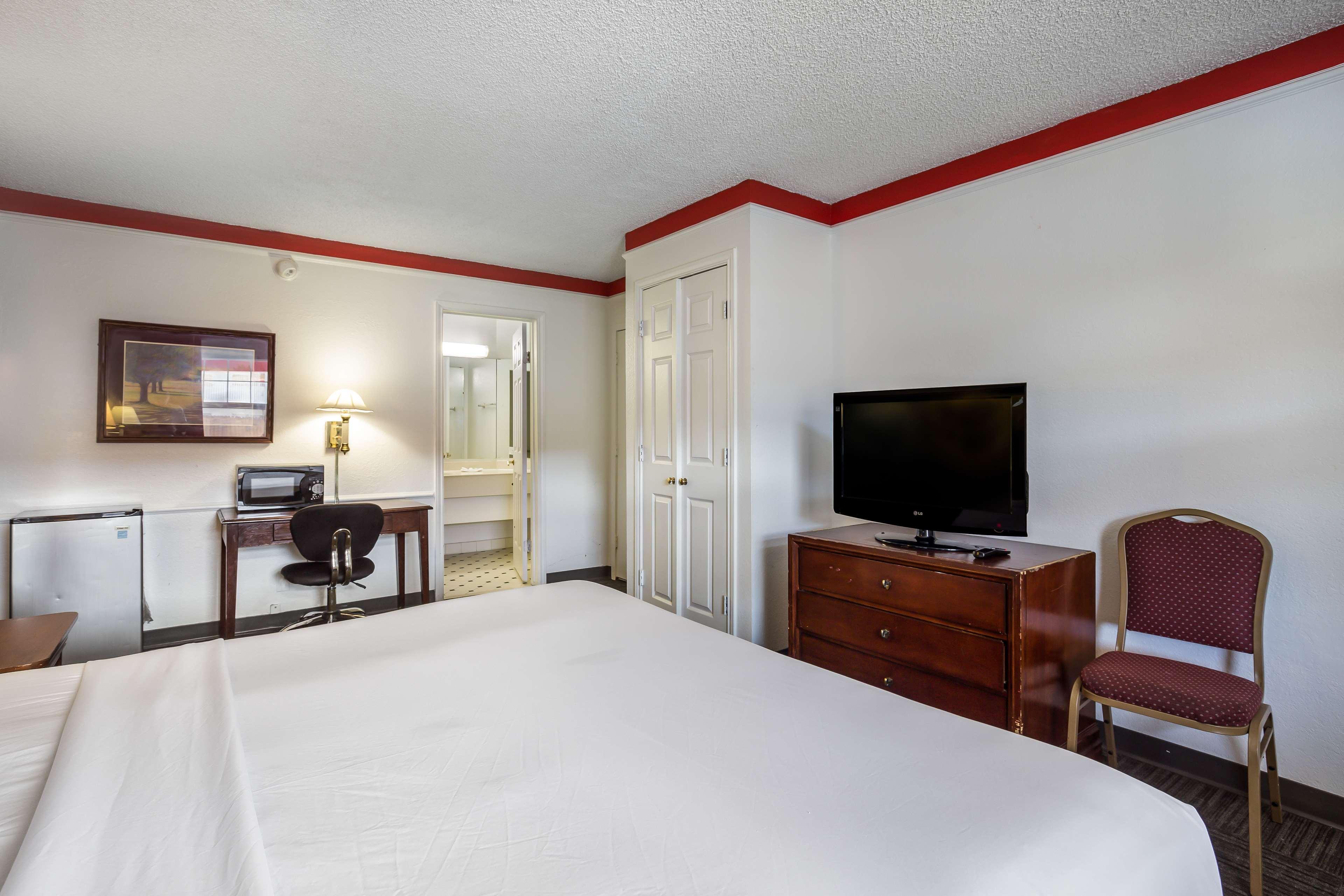 Americas Best Value Inn Denver Exterior photo