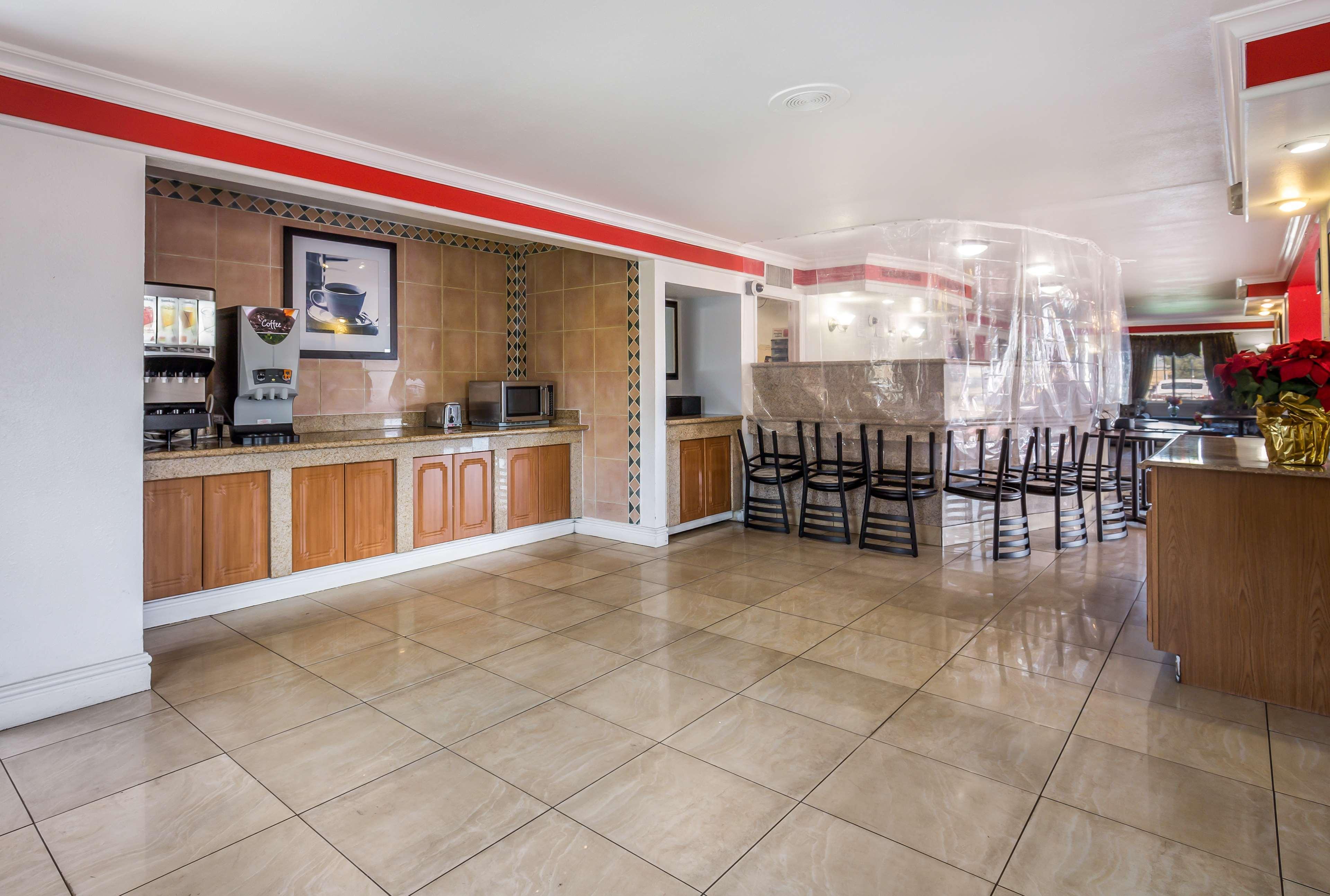 Americas Best Value Inn Denver Exterior photo