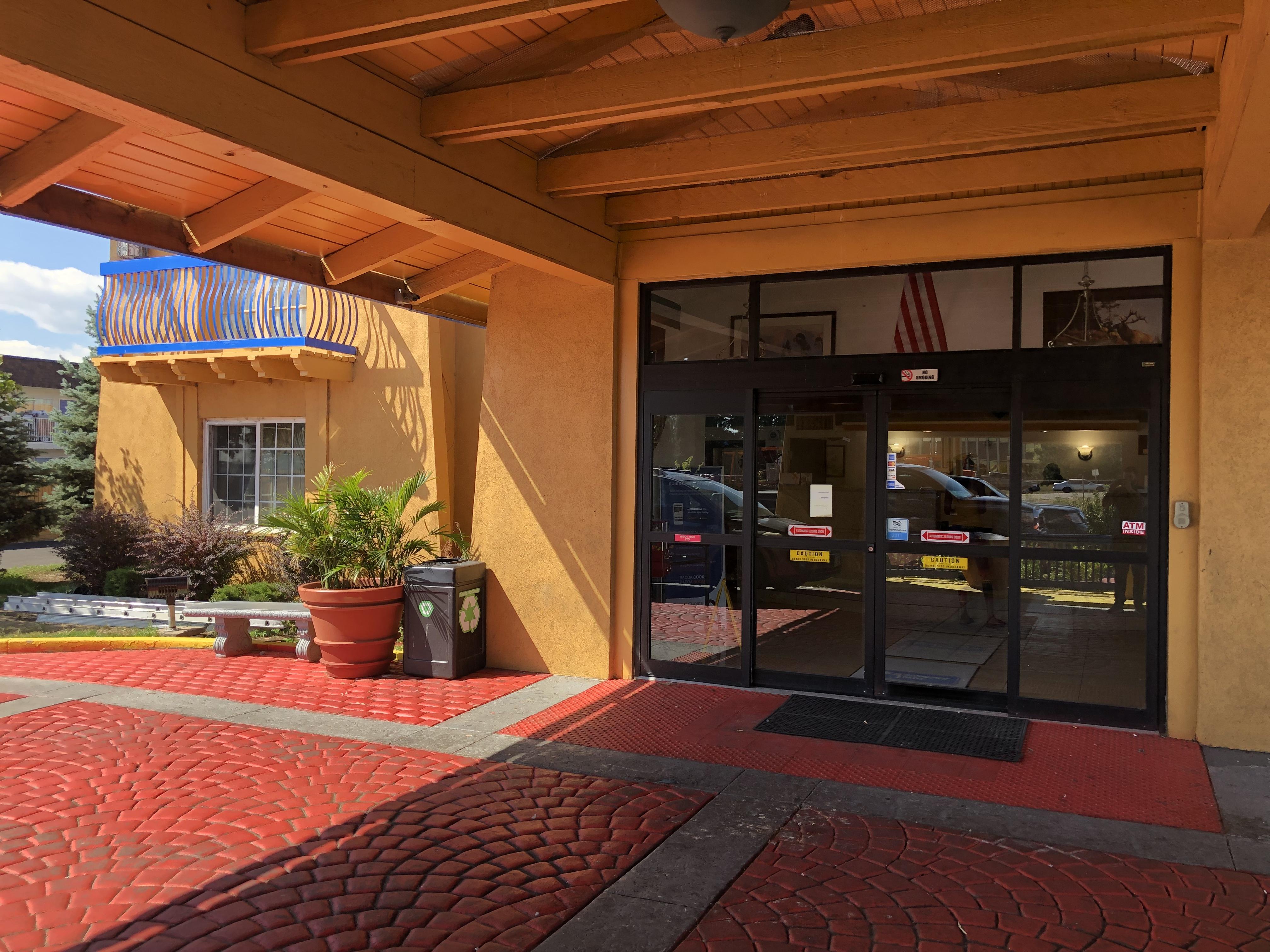 Americas Best Value Inn Denver Exterior photo