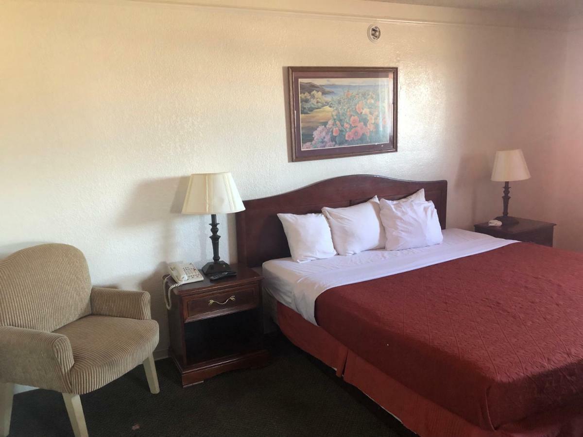 Americas Best Value Inn Denver Exterior photo